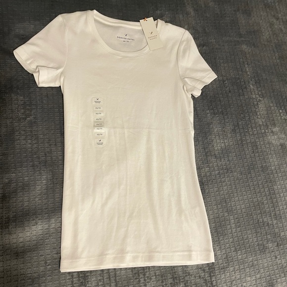 White T-shirt - Picture 7 of 11